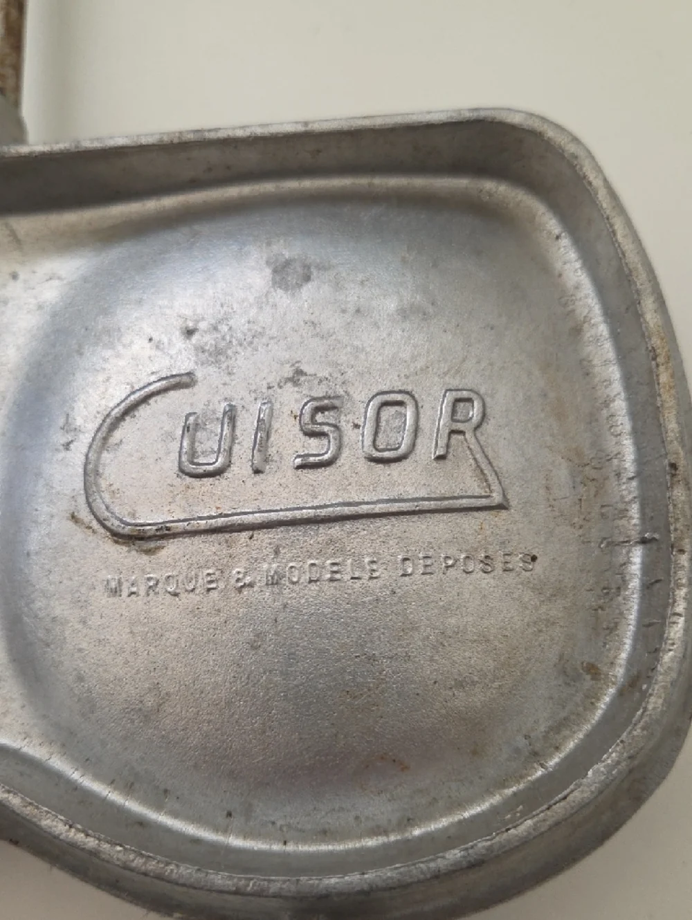 Vintage French Cruisor Aluminum Double-Cavity Shell Stovetop Sandwich Press - Picture 4 of 7